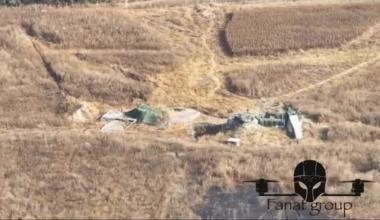 Ukrainian operators of the SOF unit "Fanat group" burned Russian infantry positions with a thermite FPV drone ("Dragon Drone"). October 2024