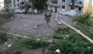 Ukrainian GoPro footage of the intense urban battles in Toretsk, Donetsk Oblast