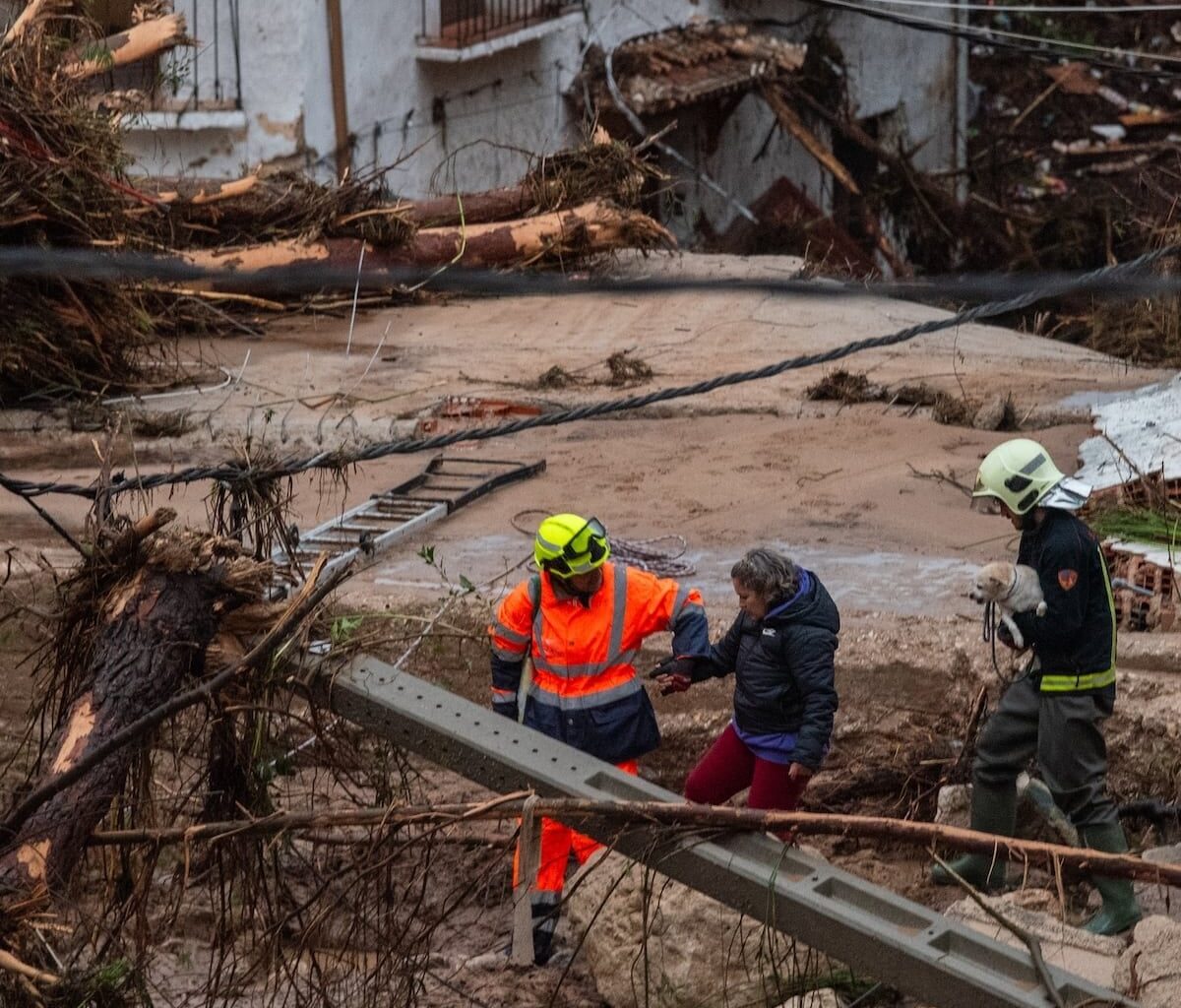 Spanish Flood Disaster: More Than 100 gallons per Square Yard / 491 Liters psm of Rain Fall in Less Than 8 Hours in Parts of Valencia. 95 Dead and Dozens Missing.