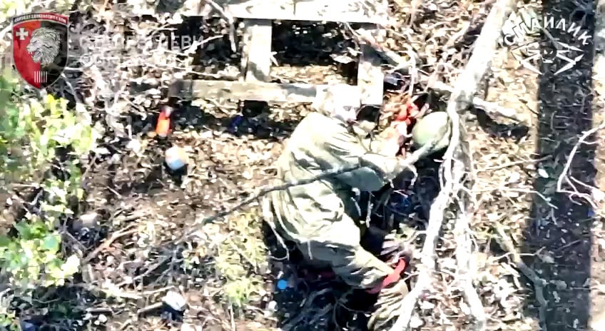 Ukrainian Drone Drop Grenade on Russian soldier who gives the drone a thumbs up. Dibrova, Luhansk. 27.10.2024