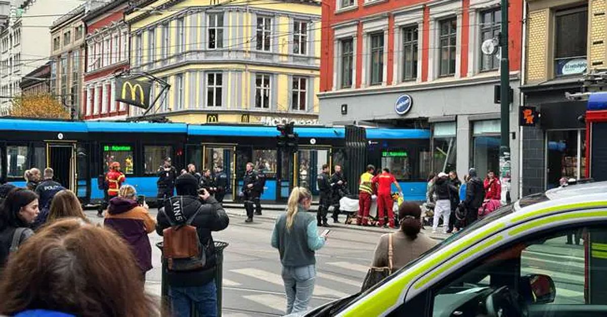 Spårvagn har kört in i butik i Oslo