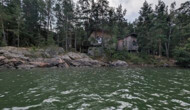 The distinctive birdhouse cabins at Herrankukkaro, a sustainable convention center in the Finnish archipelago.