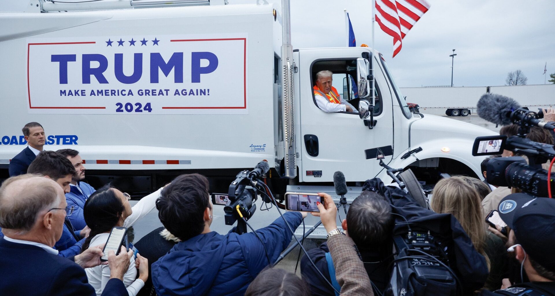 Video of Donald Trump 'Struggling' to Enter Garbage Truck Goes Viral