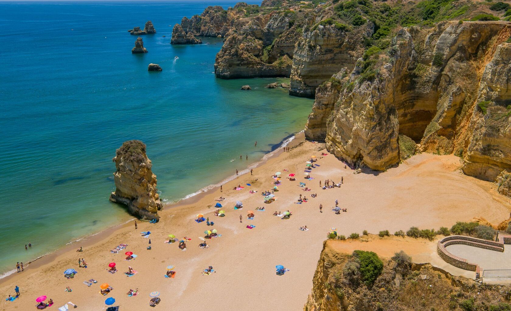 Portugal has 2.4% of tourist beds in Europe