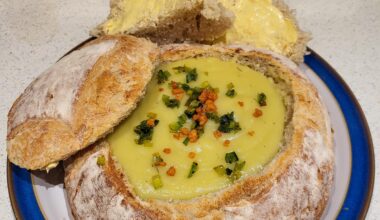 Homemade Leek & Potato Soup served in Stonebaked Boule with crispy fried Leek tops & Bacon bits