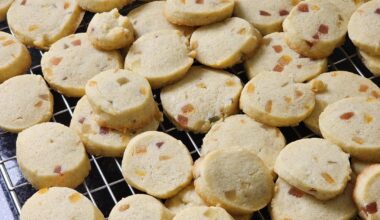 Wife baked us some sablés (the coloured speckles are candied lemon and orange peel, the black dots on pic 2 are real vanilla)