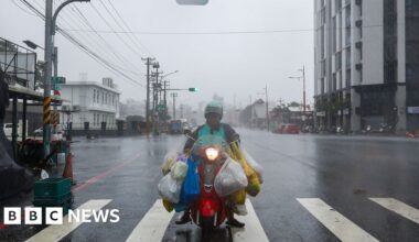 Typhoon Kong-rey hits Taiwan