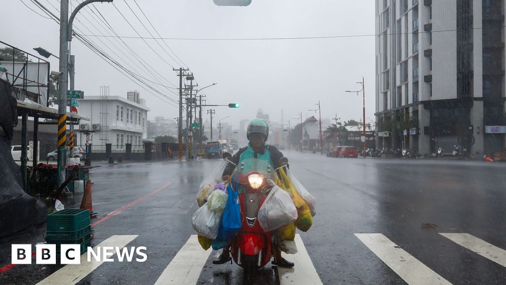 Typhoon Kong-rey hits Taiwan