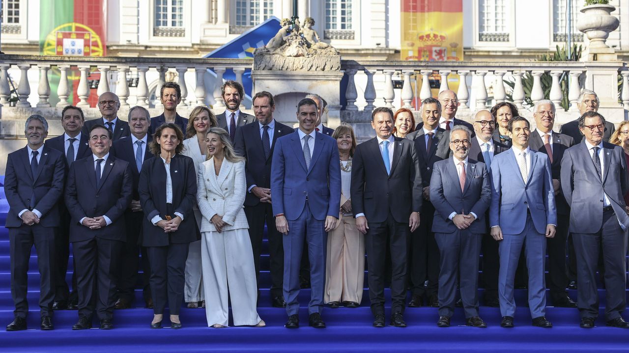 Sánchez y Montenegro difieren en los plazos y en los tramos para la alta velocidad entre España y Portugal - La Voz de Galicia