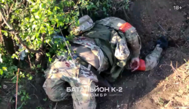 Ukrainian drones drop VOGs and grenades on Russian soldiers the Siversk direction