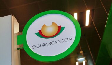 Novas regras da Segurança Social suspendem apoio a centenas de pessoas com incapacidades superiores a 60%.