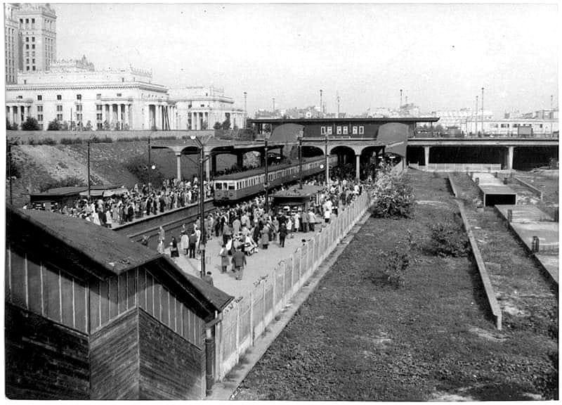 Warszawa. Dworzec Centralny w starej odsłonie. Dla innych Śródmieście.