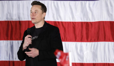 Elon Musk is offering a $1 million a day to sign his PAC petition. Is that legal?