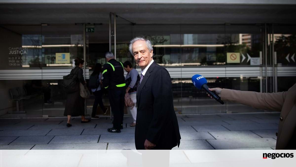 Gaspar alertou Banco de Portugal para receios de Ulrich sobre BES - Justiça