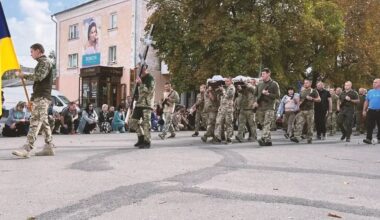 The commander of the Ukrainian 186th Territorial Defense Battalion took his own life after reportedly being threatened with criminal charges for refusing an order.