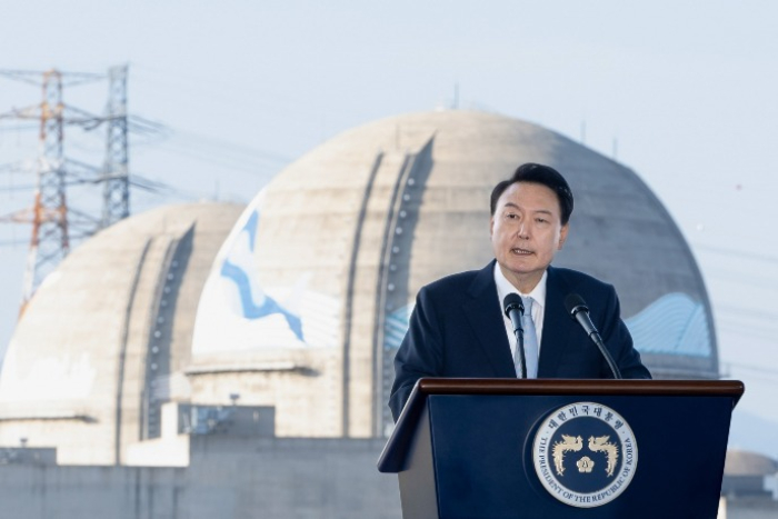 South　Korean　President　Yoon　Suk　Yeol　gives　a　congratulatory　speech　at　the　groundbreaking　ceremony　for　Korea　Hydro　&　Nuclear　Power's　new　nuclear　reactors　in　Uljin,　South　Gyeongsang　Province　(Courtesy　of　the　Presidential　House)