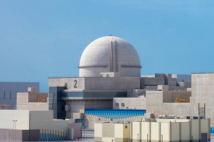 The　Barakah　nuclear　power　plant　in　the　United　Arab　Emirates　was　built　by　Korean　companies