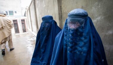 En Afghanistan, les talibans interdisent désormais aux femmes de se parler entre elles