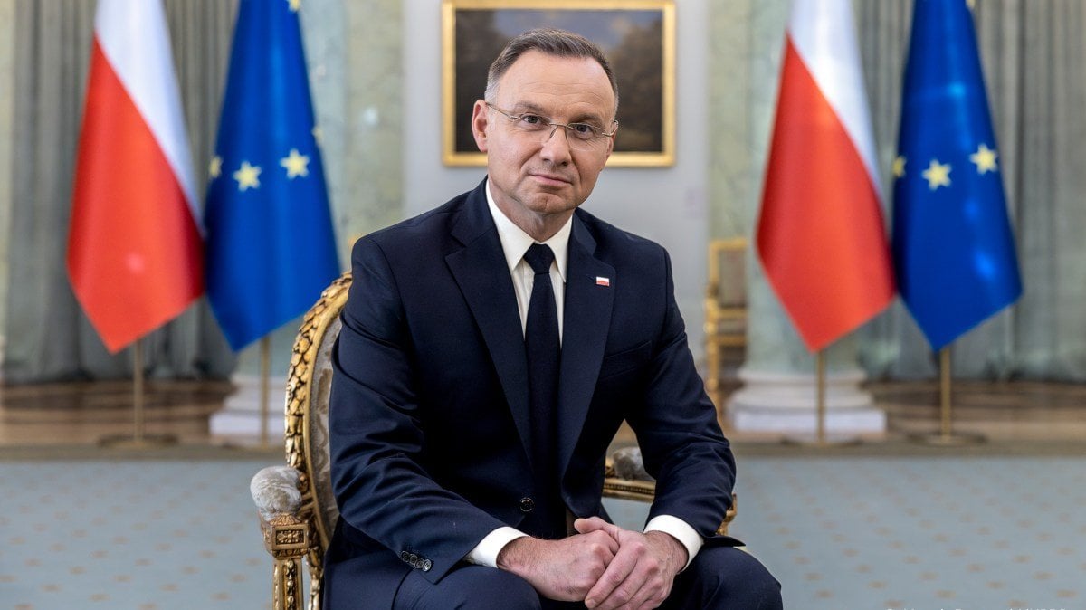 A new Iron Curtain could protect us from Putin, says Polish president