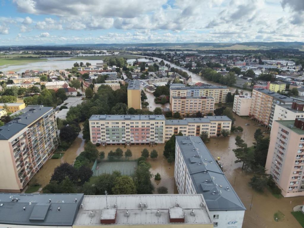 Most Czechs Assess Government Response To Floods Positively, Says Poll – Brno Daily