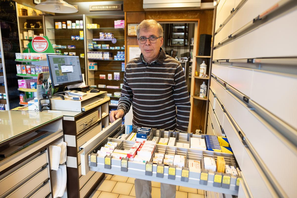 “Je n’ai pas eu une seule visite en un an et demi”: des pharmacies sacrifiées faute de repreneur en Charente