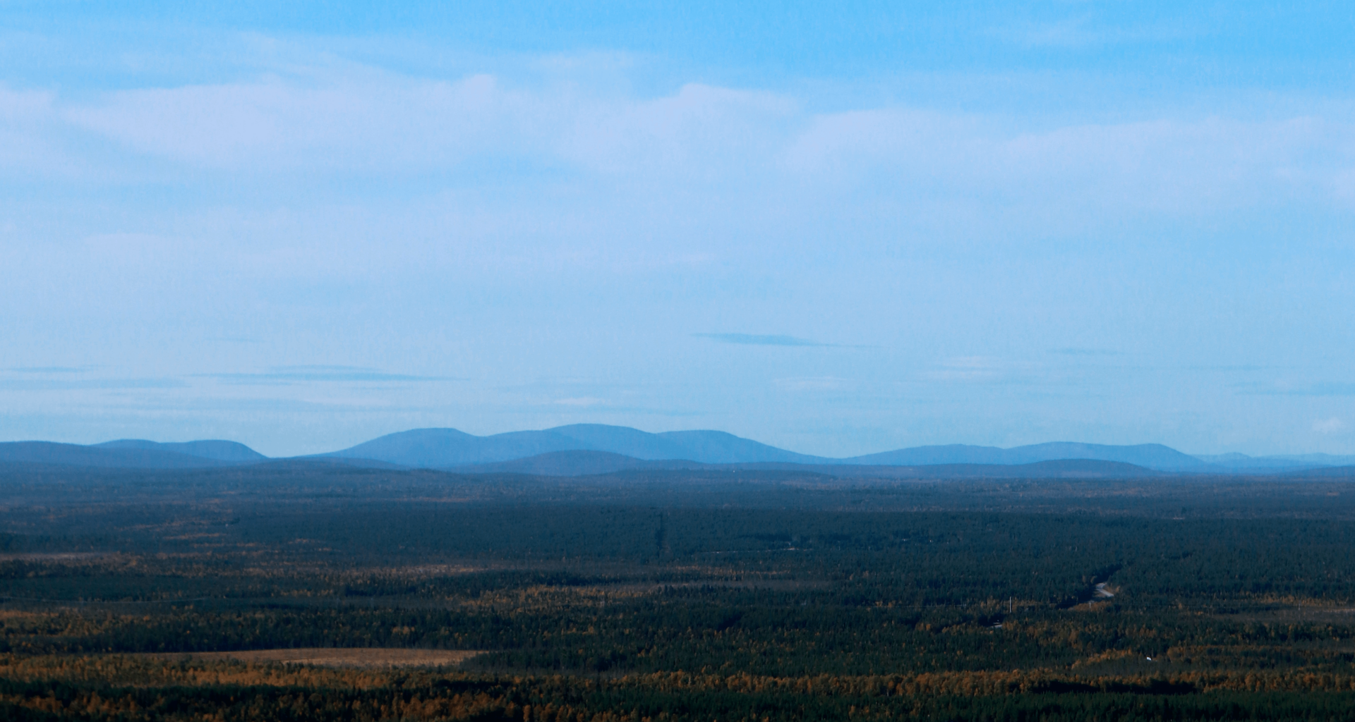 Pallas fells in distance [OC]