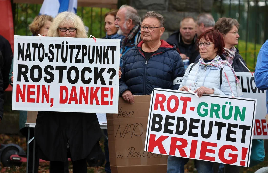 Protest gegen Nato und Rot-Grün in Rostock