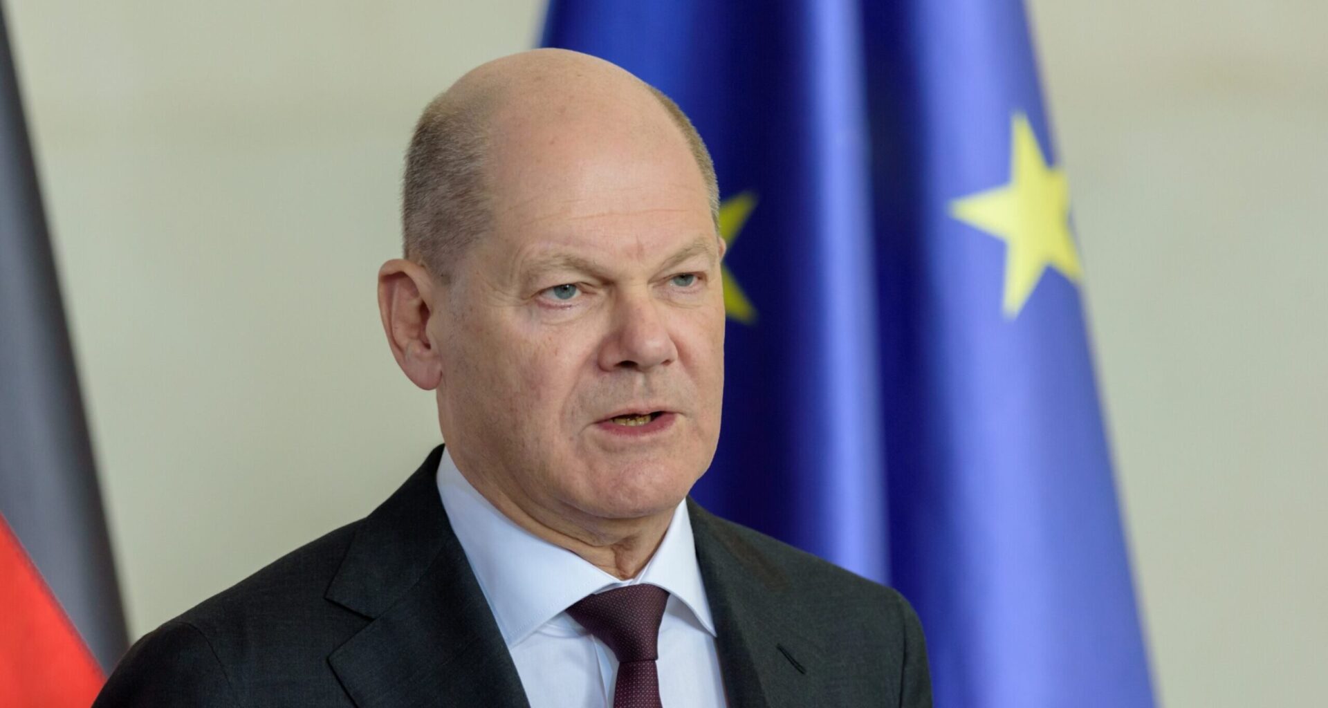 Scholz resists NATO invitation for Ukraine in time of war