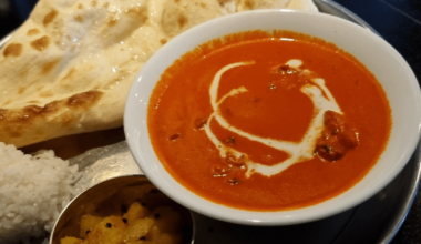 Butter chicken and naan bread