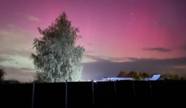 Super strong aurora tonight, easily visible with the naked eye in Norfolk.