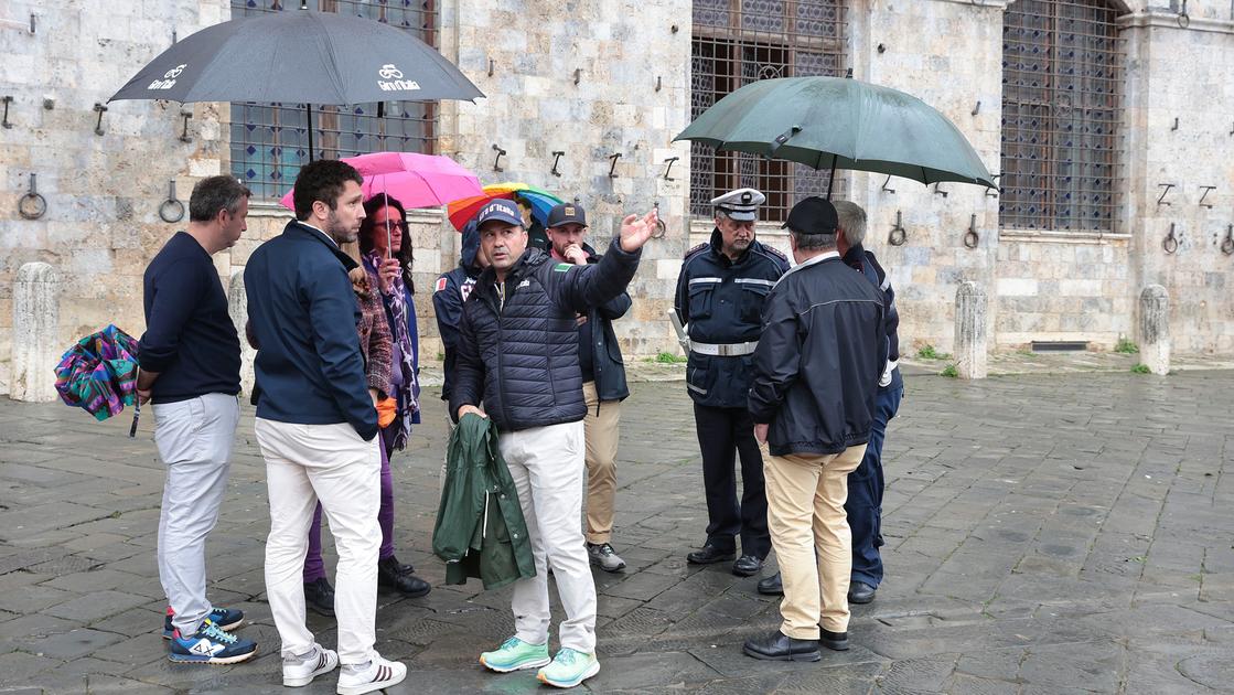 Giro d’Italia, arrivo show. Ieri il sopralluogo tecnico in piazza del Campo