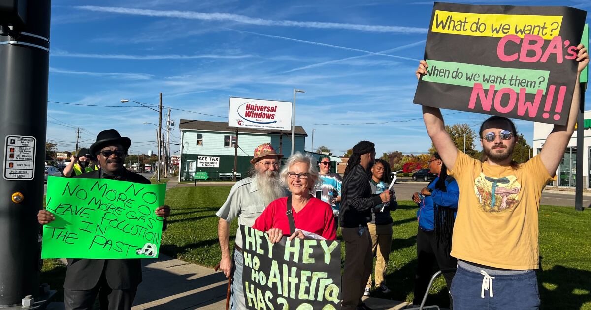 Akron residents call for environmental justice east side
investments