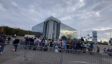 Anyone else queuing for the Miku concert in Brussels tonight?