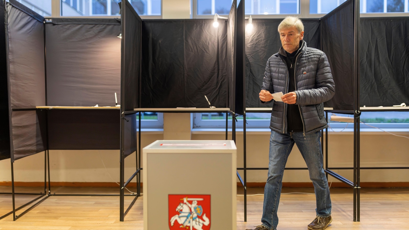 Lithuanians vote in the final round of parliamentary election