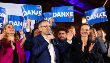 Islamophobie, antisémitisme, chants nazis, pro-Russe… Malgré sa réputation sulfureuse, le parti d’extrême-droite FPO remporte les législatives en Autriche