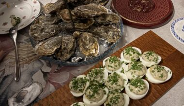 Oeufs mayo à la truffe et huitres pour commencer le diner