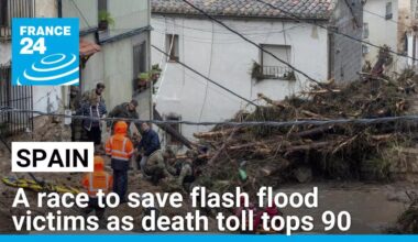 Spanish rescuers race to save flash flood victims as death toll tops 90 • FRANCE 24 English