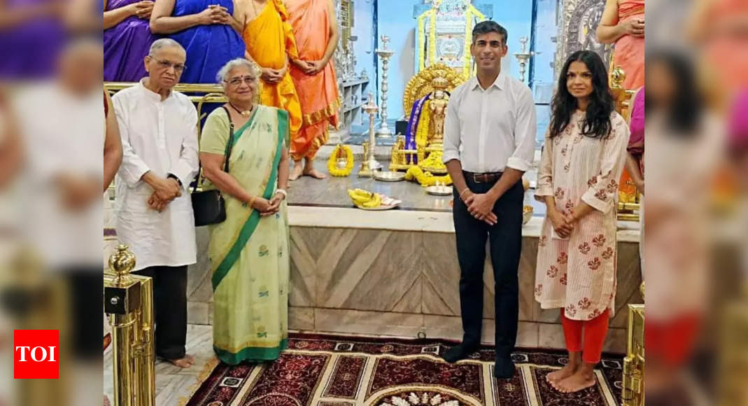 Watch: Former UK PM Rishi Sunak visits Raghavendra Swamy Mutt in Bengaluru with in-laws Narayana Murthy and Sudha Murty | Bengaluru News