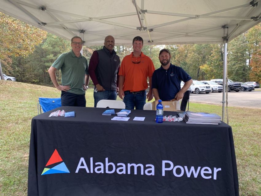 Alabama Power Corporate Real Estate employees shared information with visitors. (Alabama Power)