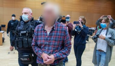 Mann wird wohl erneut auffällig: "Schmerzhafte" Geldstrafe für Vater von Hanau-Attentäter