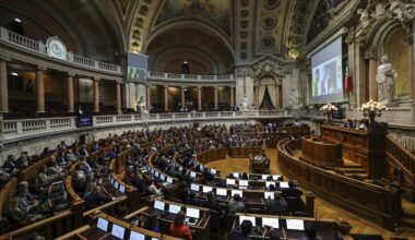 Orçamento do Estado aprovado na generalidade graças à abstenção do PS