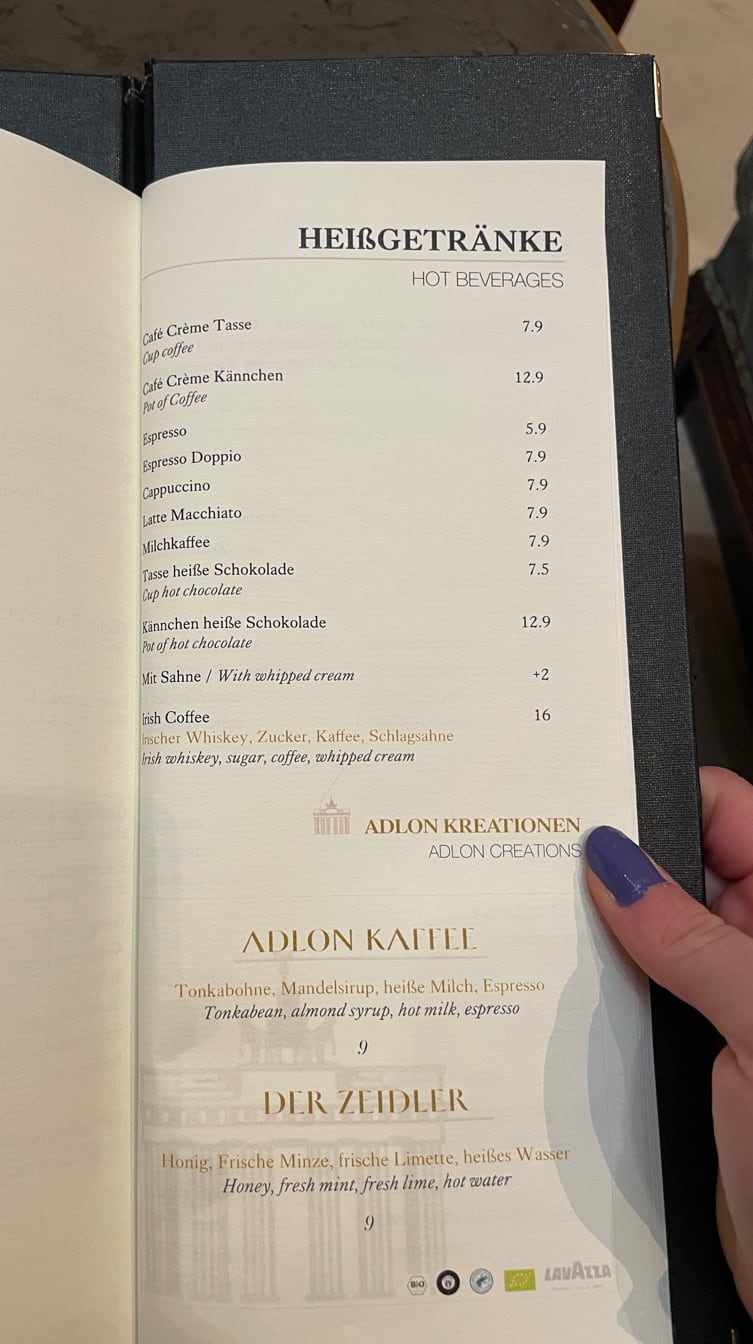 Ein Blick in die aktuelle Getränkekarte des Hotel Adlon