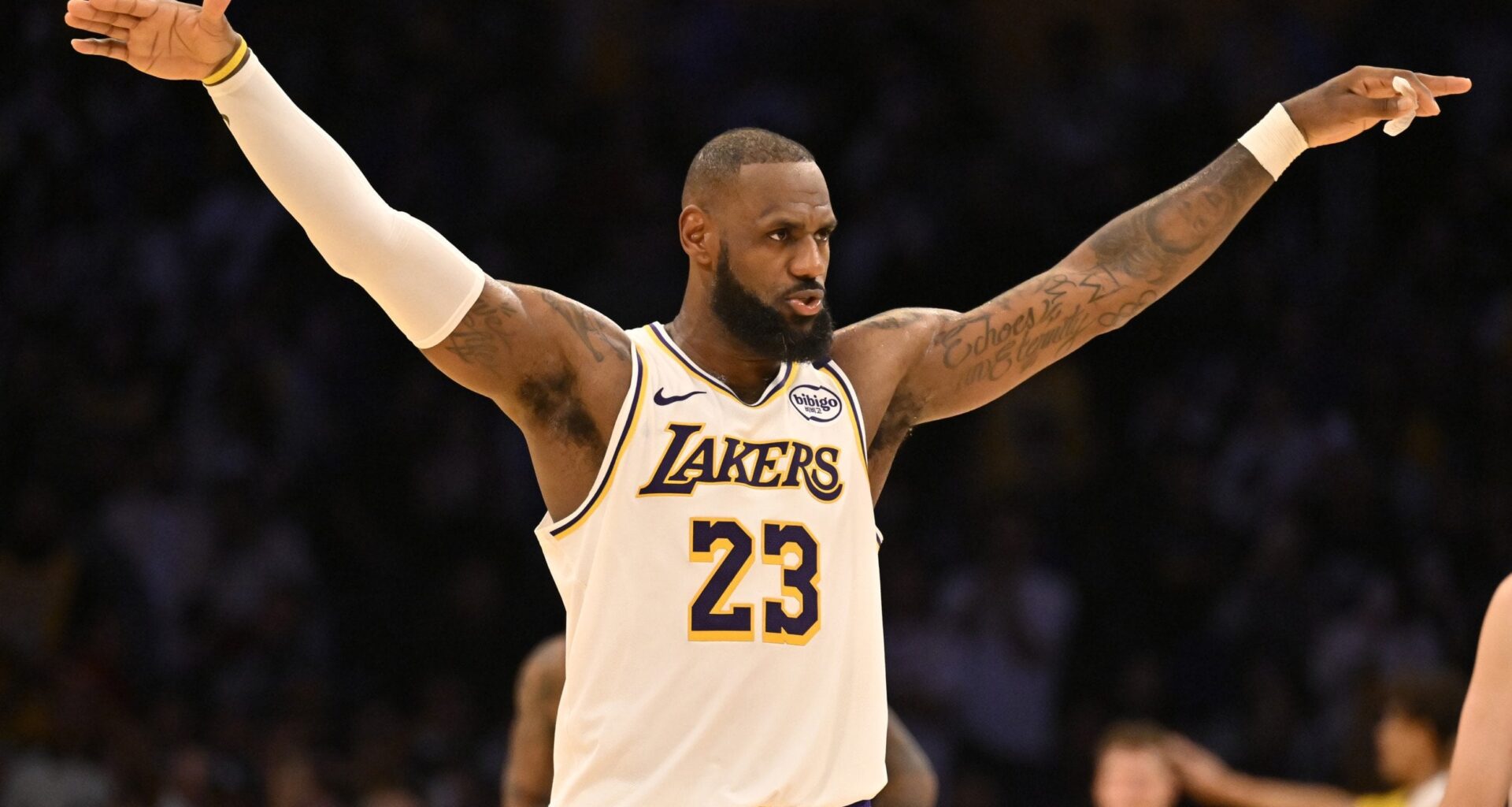 Lakers' LeBron James Officially Endorses Kamala Harris For President