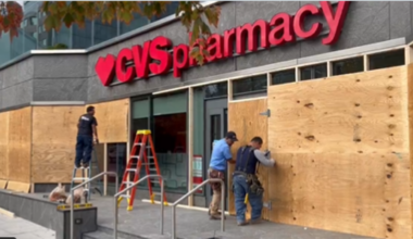 Downtown DC businesses board up windows, doors ahead of Election Day