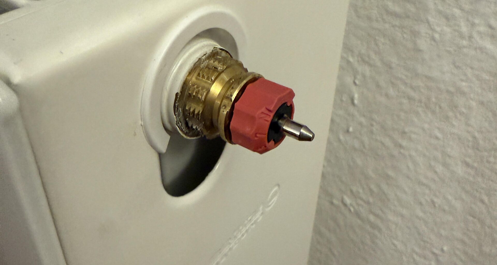 Adapter for this radiator valve?